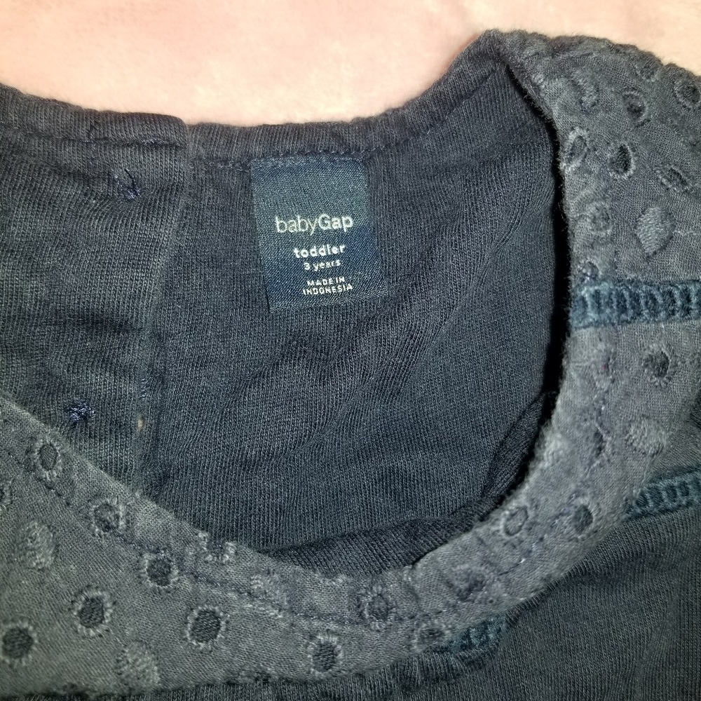Gap Top - Picture 2 of 3